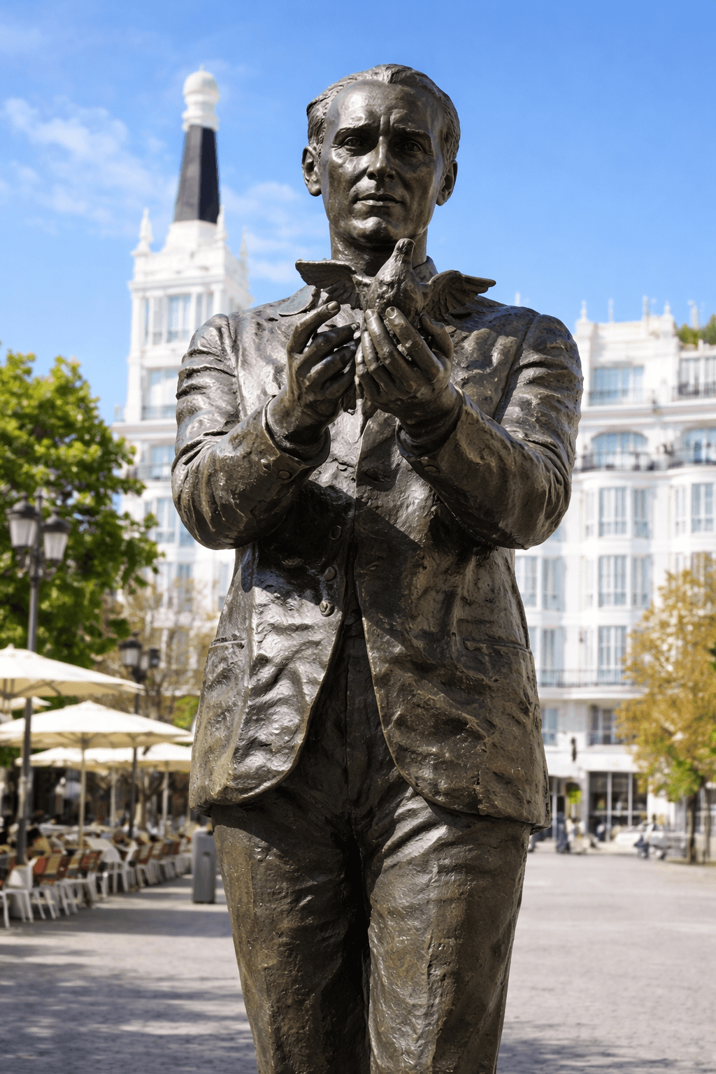 Estatua de Federico Garcia Lorca en la Plaza de Santa Ana, Barrio de las Letras